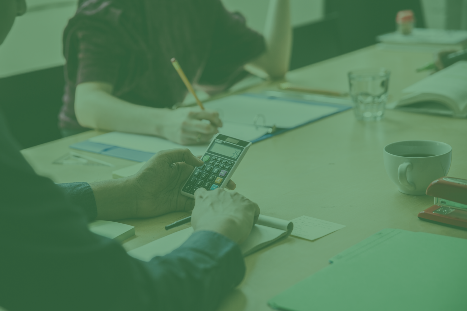 photo homme qui calcule